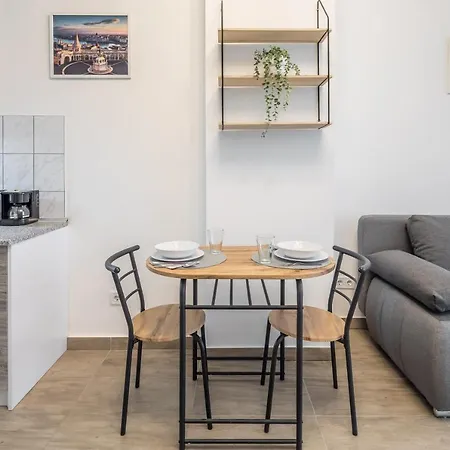 Apartmán Cozy Studio In The Center *